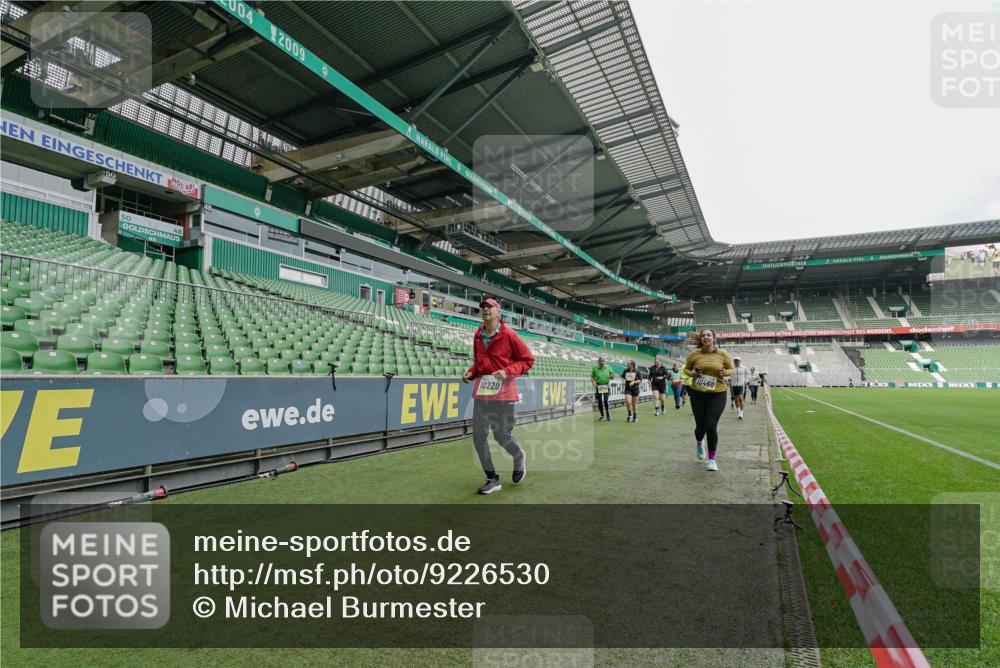 05.10.2025 - 20. swb-Marathon Bremen Michael Burmester http://msf.ph/oto/9226530 05.10.2025 10:46:17 Laufen im Stadion 7014, 7410, 9301, 9420, 9465, 9643, 9695, 9818, 9838, 9869, 9891, 9959, 10023, 10083, 10201, 10220, 10312, 10450, 10465, 10496, 10564, 10575, 10602, 10721, 10736, 10756, 10759, 10832, 10949, 10976, 10994, 11008, 11020, 11029, 11036, 11068, 11082, 11107, 11182, 11332, 11358, 11438, 11555, 11652, 9203, 10000, 10186, 10472, 10602, 10728, 11541 meine-sportfotos.de