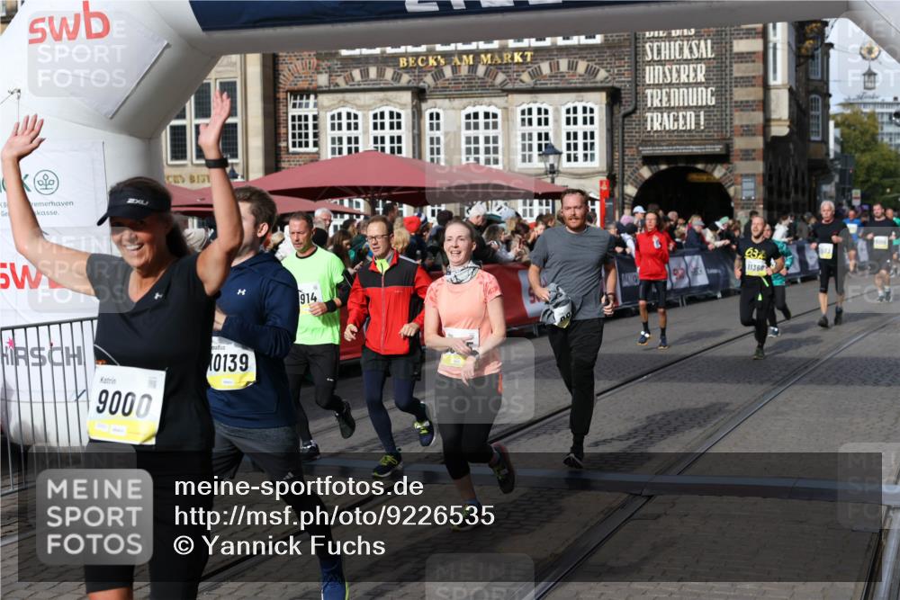 05.10.2025 - 20. swb-Marathon Bremen Yannick Fuchs http://msf.ph/oto/9226535 05.10.2025 10:57:39 Ziel 9000, 9215, 9625, 9747, 9904, 9914, 9962, 10139, 10739, 10950, 11360, 11606 meine-sportfotos.de