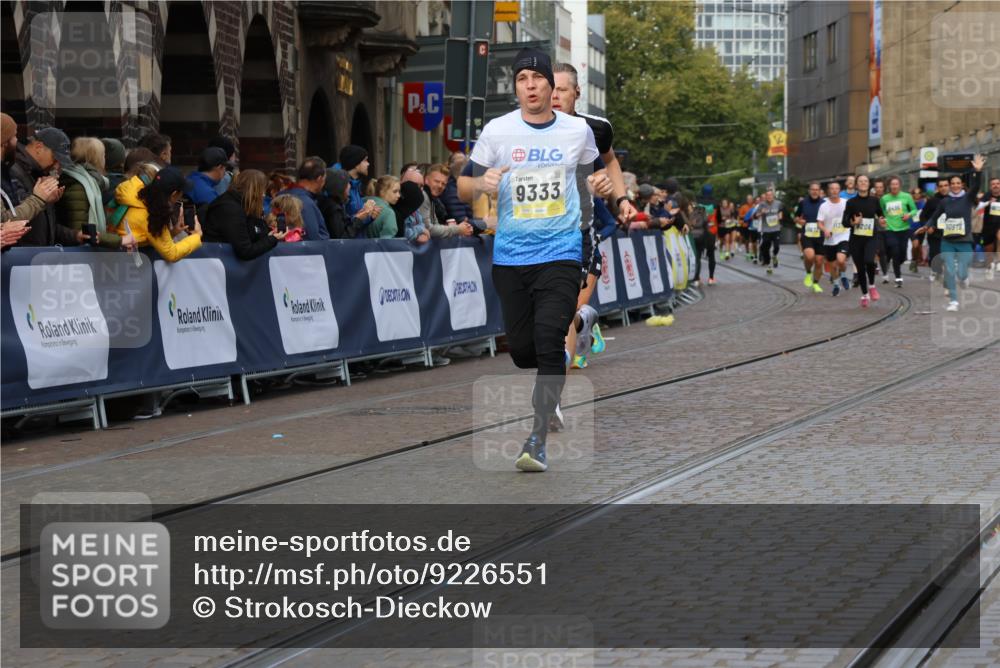 05.10.2025 - 20. swb-Marathon Bremen Strokosch-Dieckow http://msf.ph/oto/9226551 05.10.2025 10:49:16 Ziel 9206, 9333, 9708, 10221, 10715, 10735, 11057, 11598 meine-sportfotos.de