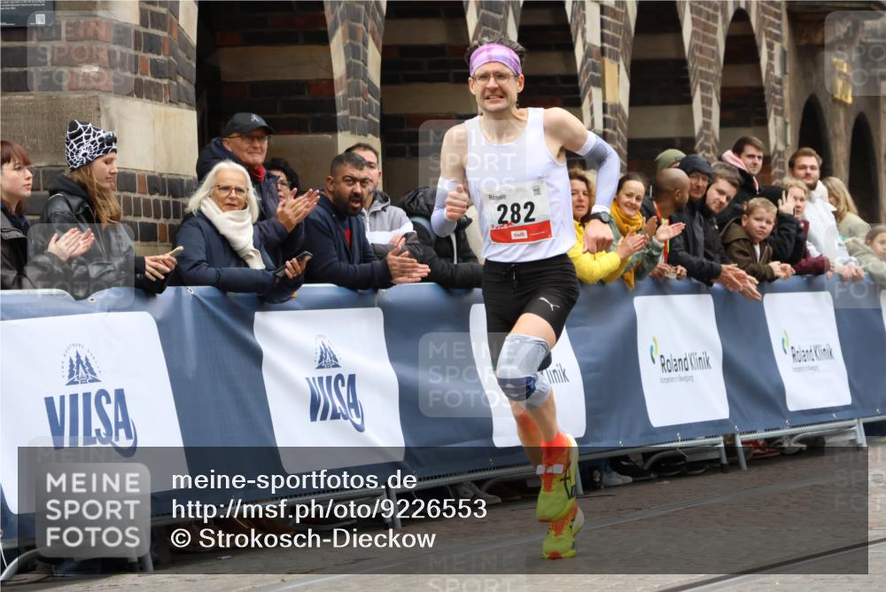05.10.2025 - 20. swb-Marathon Bremen Strokosch-Dieckow http://msf.ph/oto/9226553 05.10.2025 12:21:04 Ziel 282 meine-sportfotos.de
