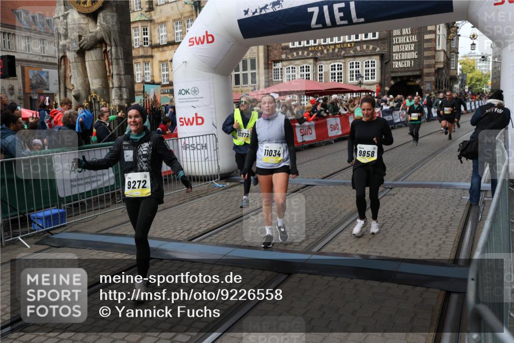 05.10.2025 - 20. swb-Marathon Bremen Yannick Fuchs http://msf.ph/oto/9226558 05.10.2025 11:00:51 Ziel 9272, 9327, 9389, 9827, 9858, 10182, 10518, 10571, 10690, 10872, 10901, 11034, 11162 meine-sportfotos.de