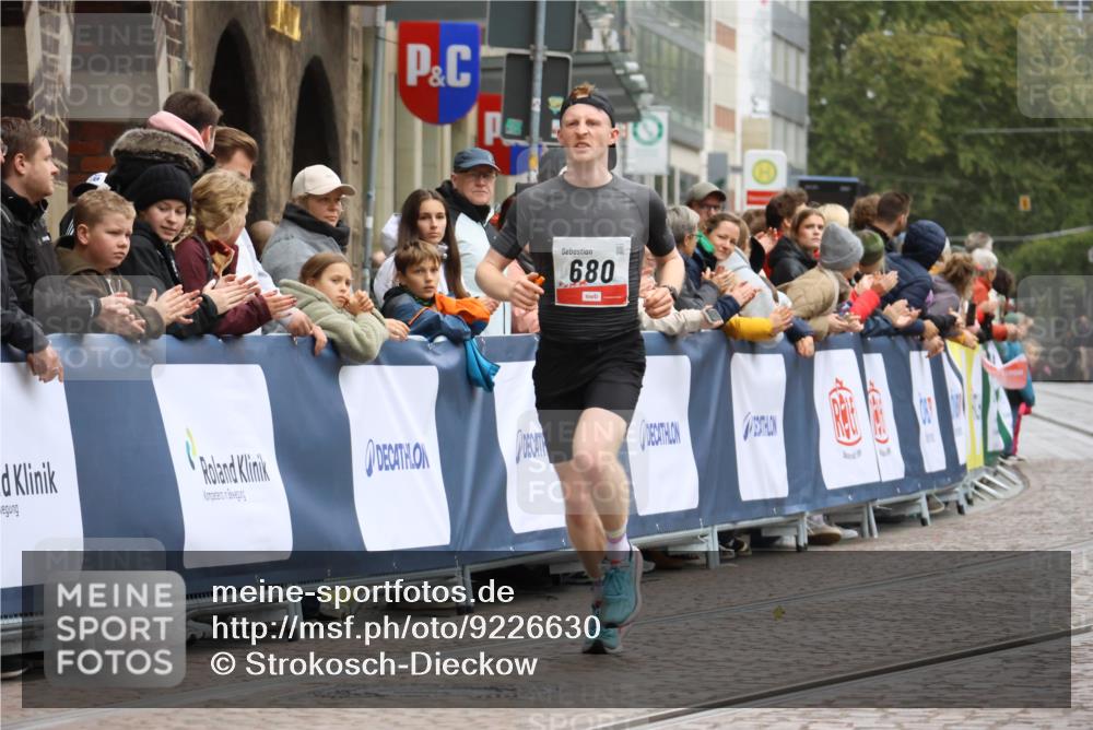 05.10.2025 - 20. swb-Marathon Bremen Strokosch-Dieckow http://msf.ph/oto/9226630 05.10.2025 12:21:22 Ziel 680 meine-sportfotos.de