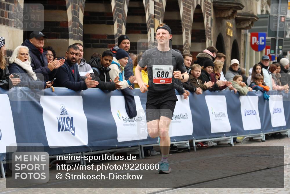 05.10.2025 - 20. swb-Marathon Bremen Strokosch-Dieckow http://msf.ph/oto/9226660 05.10.2025 12:21:24 Ziel 680 meine-sportfotos.de