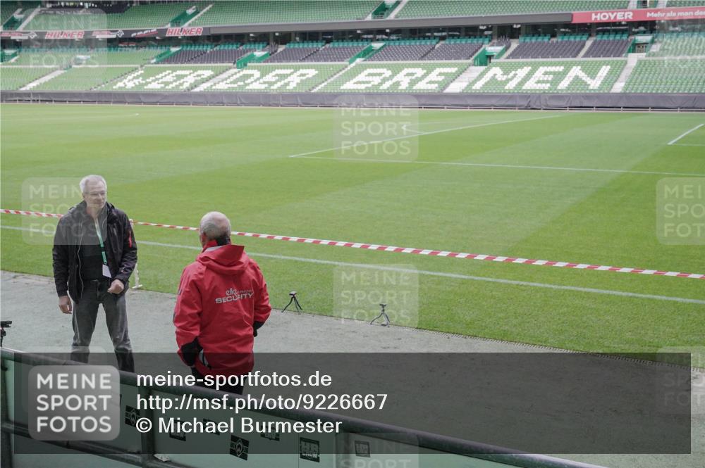 05.10.2025 - 20. swb-Marathon Bremen Michael Burmester http://msf.ph/oto/9226667 05.10.2025 10:16:40 Laufen im Stadion 33, 2 meine-sportfotos.de
