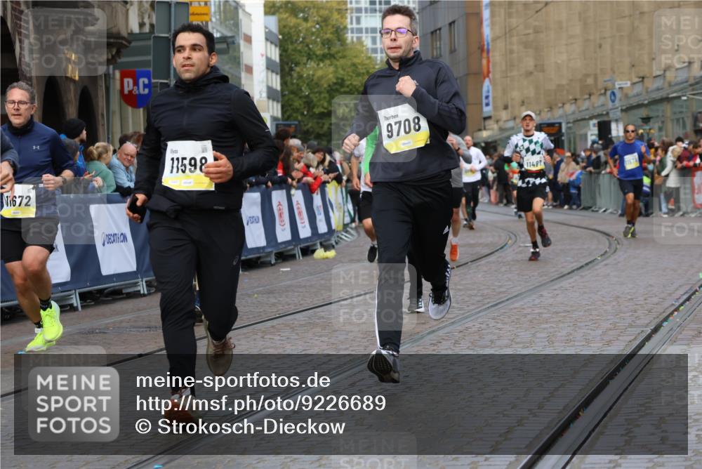 05.10.2025 - 20. swb-Marathon Bremen Strokosch-Dieckow http://msf.ph/oto/9226689 05.10.2025 10:49:24 Ziel 9206, 9233, 9435, 9555, 9708, 10118, 10381, 10519, 10673, 10735, 11319, 11487, 11598, 11672 meine-sportfotos.de