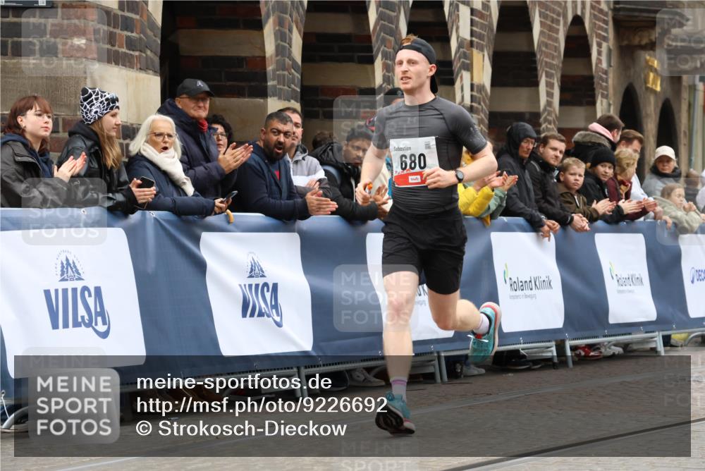 05.10.2025 - 20. swb-Marathon Bremen Strokosch-Dieckow http://msf.ph/oto/9226692 05.10.2025 12:21:24 Ziel 680 meine-sportfotos.de