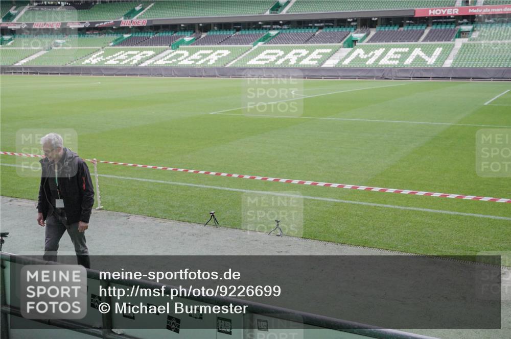 05.10.2025 - 20. swb-Marathon Bremen Michael Burmester http://msf.ph/oto/9226699 05.10.2025 10:16:43 Laufen im Stadion 33, 2 meine-sportfotos.de
