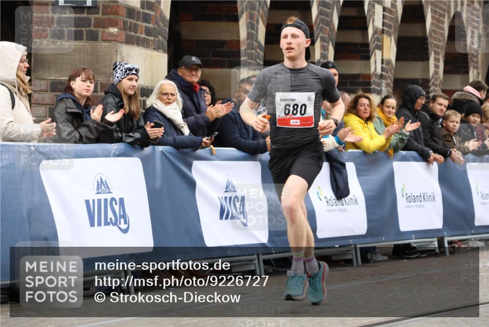 05.10.2025 - 20. swb-Marathon Bremen Strokosch-Dieckow http://msf.ph/oto/9226727 05.10.2025 12:21:24 Ziel 680 meine-sportfotos.de