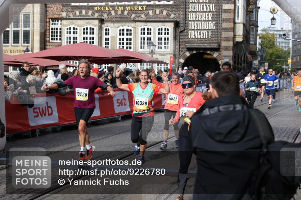 05.10.2025 - 20. swb-Marathon Bremen Yannick Fuchs http://msf.ph/oto/9226780 05.10.2025 10:57:49 Ziel 9309, 9372, 9585, 9747, 9943, 9979, 10225, 10250, 10329, 10555, 10694, 10754, 11352, 11520, 11521, 11583, 11731 meine-sportfotos.de