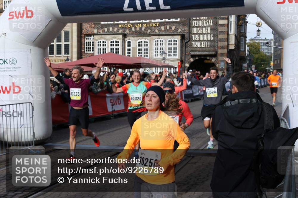 05.10.2025 - 20. swb-Marathon Bremen Yannick Fuchs http://msf.ph/oto/9226789 05.10.2025 10:57:50 Ziel 9309, 9372, 9585, 9943, 9979, 10225, 10250, 10329, 10341, 10555, 10694, 10754, 11352, 11520, 11521, 11583, 11731 meine-sportfotos.de