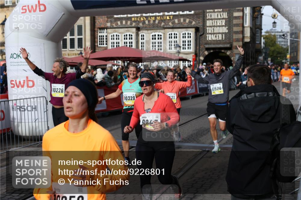 05.10.2025 - 20. swb-Marathon Bremen Yannick Fuchs http://msf.ph/oto/9226801 05.10.2025 10:57:50 Ziel 9309, 9372, 9585, 9943, 9979, 10225, 10250, 10329, 10341, 10555, 10694, 10754, 11352, 11520, 11521, 11583, 11731 meine-sportfotos.de