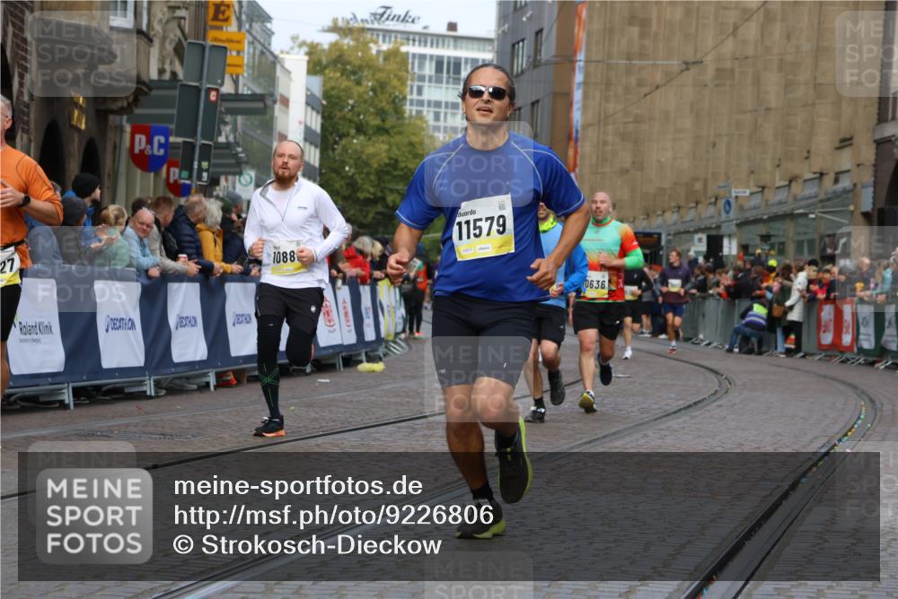 05.10.2025 - 20. swb-Marathon Bremen Strokosch-Dieckow http://msf.ph/oto/9226806 05.10.2025 10:49:33 Ziel 9626, 9627, 10170, 10636, 10712, 10873, 10888, 11579 meine-sportfotos.de