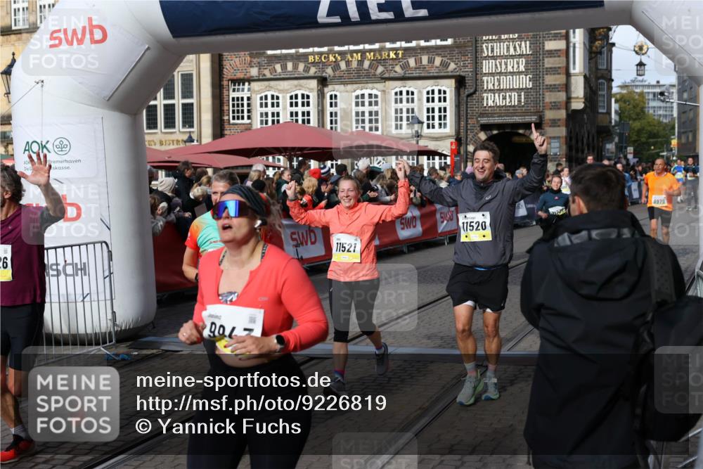 05.10.2025 - 20. swb-Marathon Bremen Yannick Fuchs http://msf.ph/oto/9226819 05.10.2025 10:57:51 Ziel 9309, 9372, 9585, 9943, 9979, 10225, 10250, 10329, 10341, 10555, 10754, 11352, 11520, 11521, 11731 meine-sportfotos.de
