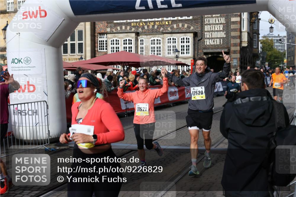 05.10.2025 - 20. swb-Marathon Bremen Yannick Fuchs http://msf.ph/oto/9226829 05.10.2025 10:57:51 Ziel 9309, 9372, 9585, 9943, 9979, 10225, 10250, 10329, 10341, 10555, 10754, 11352, 11520, 11521, 11731 meine-sportfotos.de