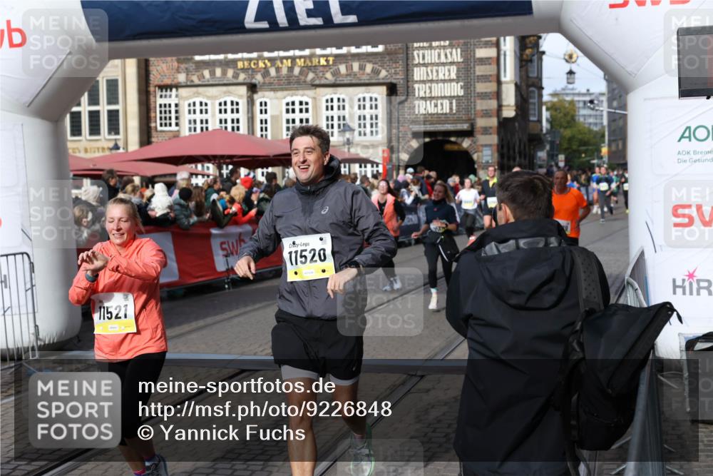 05.10.2025 - 20. swb-Marathon Bremen Yannick Fuchs http://msf.ph/oto/9226848 05.10.2025 10:57:52 Ziel 9309, 9372, 9585, 9943, 9979, 10225, 10250, 10329, 10341, 10555, 11457, 11520, 11521, 11731, 11744 meine-sportfotos.de