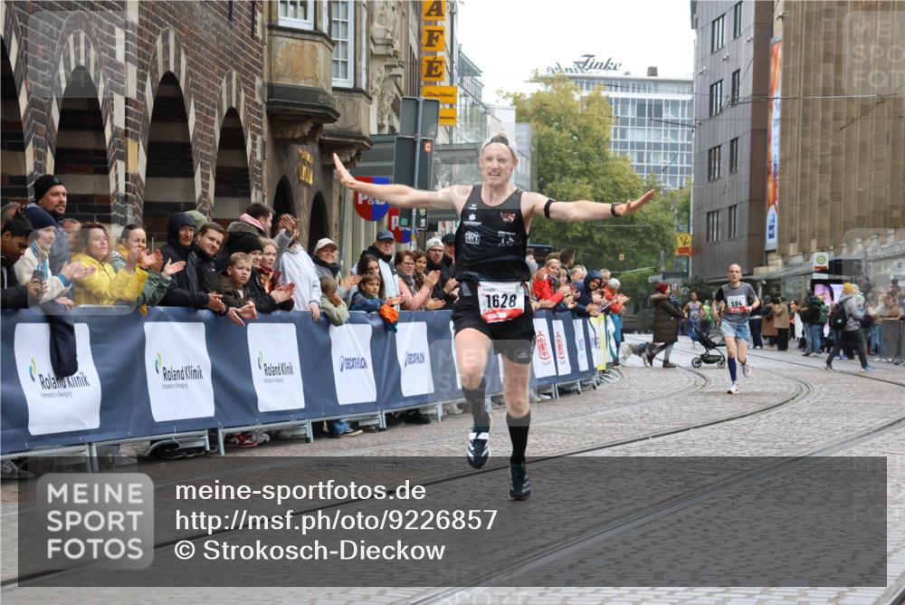05.10.2025 - 20. swb-Marathon Bremen Strokosch-Dieckow http://msf.ph/oto/9226857 05.10.2025 12:21:49 Ziel 594, 1628 meine-sportfotos.de