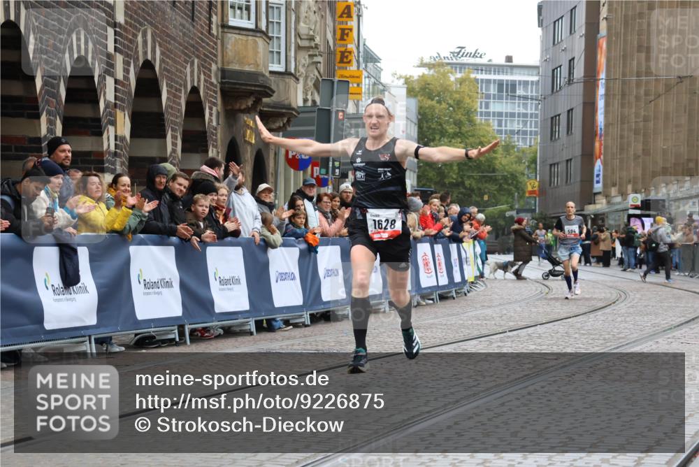 05.10.2025 - 20. swb-Marathon Bremen Strokosch-Dieckow http://msf.ph/oto/9226875 05.10.2025 12:21:49 Ziel 594, 1628 meine-sportfotos.de