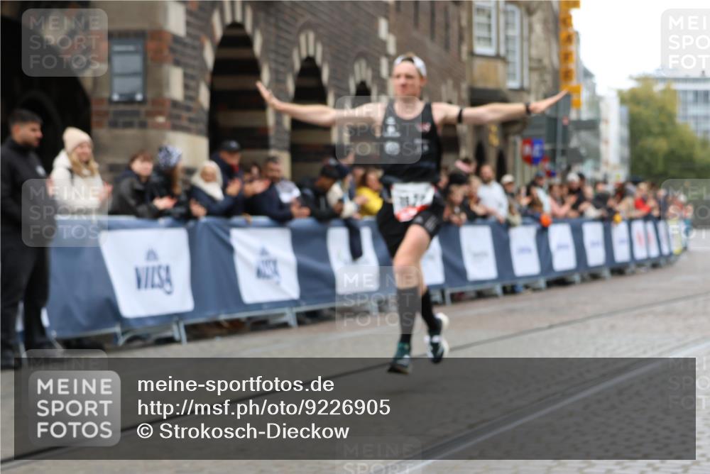05.10.2025 - 20. swb-Marathon Bremen Strokosch-Dieckow http://msf.ph/oto/9226905 05.10.2025 12:21:50 Ziel 594, 1628 meine-sportfotos.de