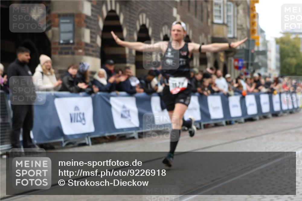 05.10.2025 - 20. swb-Marathon Bremen Strokosch-Dieckow http://msf.ph/oto/9226918 05.10.2025 12:21:50 Ziel 594, 1628 meine-sportfotos.de