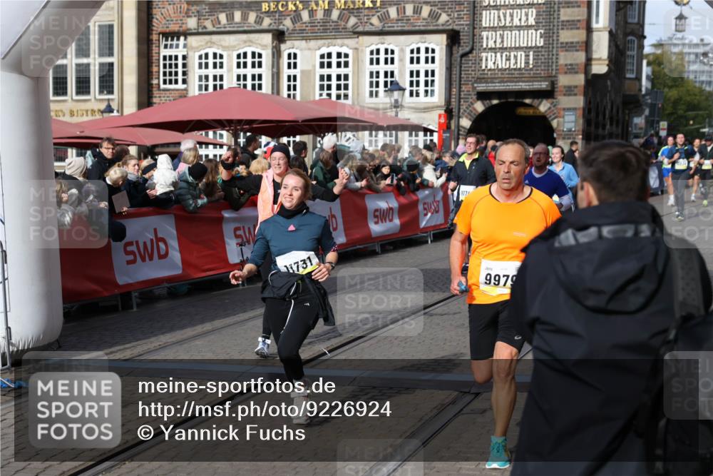 05.10.2025 - 20. swb-Marathon Bremen Yannick Fuchs http://msf.ph/oto/9226924 05.10.2025 10:57:53 Ziel 9372, 9585, 9943, 9979, 10225, 10250, 10329, 10341, 10555, 10890, 11457, 11520, 11521, 11575, 11731, 11744 meine-sportfotos.de
