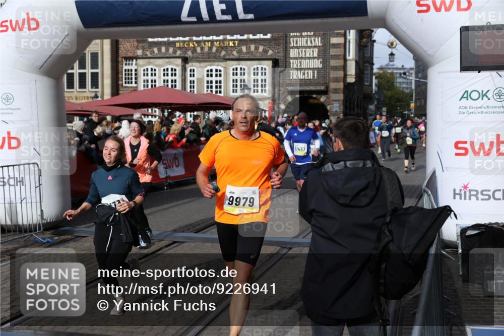05.10.2025 - 20. swb-Marathon Bremen Yannick Fuchs http://msf.ph/oto/9226941 05.10.2025 10:57:54 Ziel 9372, 9585, 9943, 9979, 10219, 10225, 10250, 10329, 10341, 10555, 10890, 11457, 11520, 11521, 11564, 11575, 11731, 11744 meine-sportfotos.de
