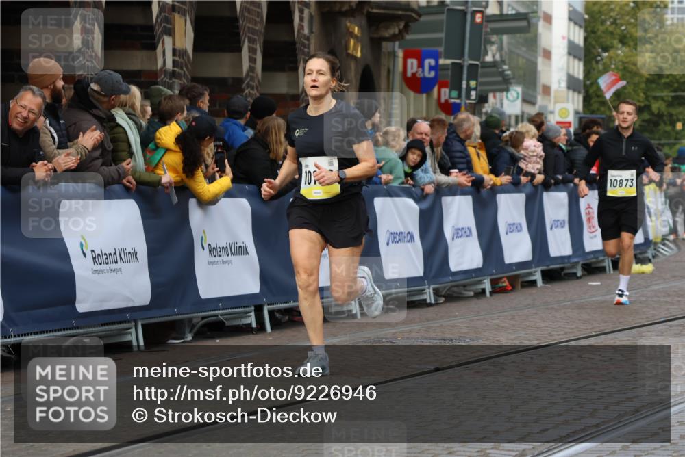 05.10.2025 - 20. swb-Marathon Bremen Strokosch-Dieckow http://msf.ph/oto/9226946 05.10.2025 10:49:40 Ziel 9452, 10170, 10726, 10781, 10873, 11692 meine-sportfotos.de