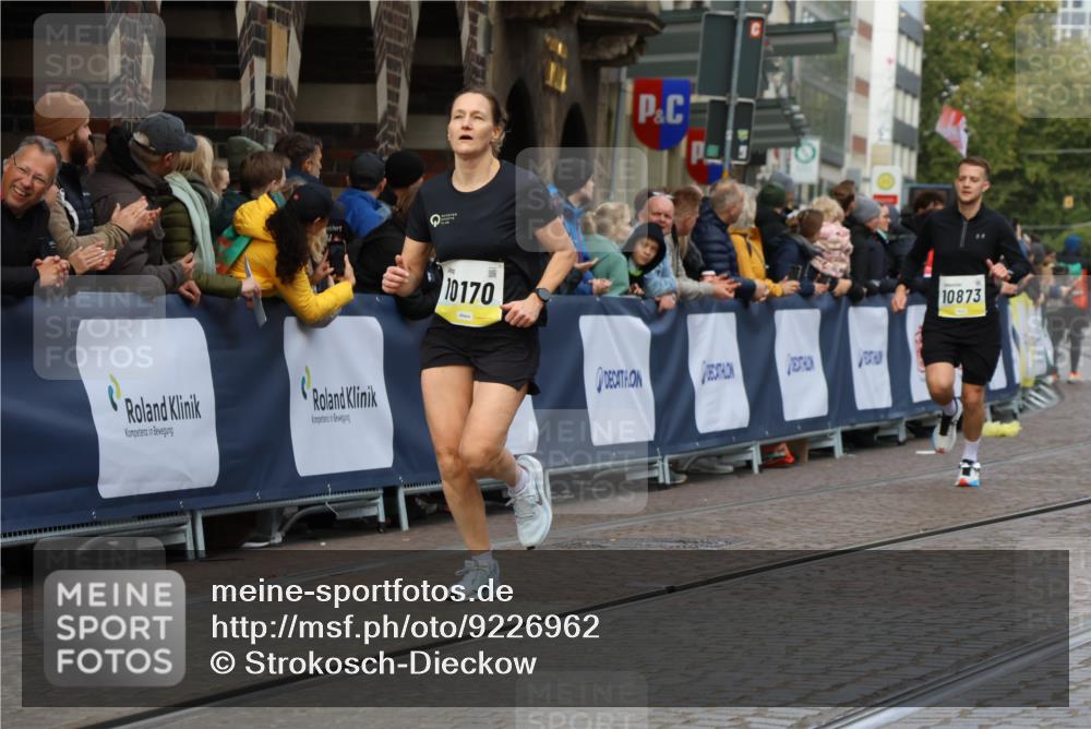 05.10.2025 - 20. swb-Marathon Bremen Strokosch-Dieckow http://msf.ph/oto/9226962 05.10.2025 10:49:40 Ziel 9452, 10170, 10726, 10781, 10873, 11692 meine-sportfotos.de