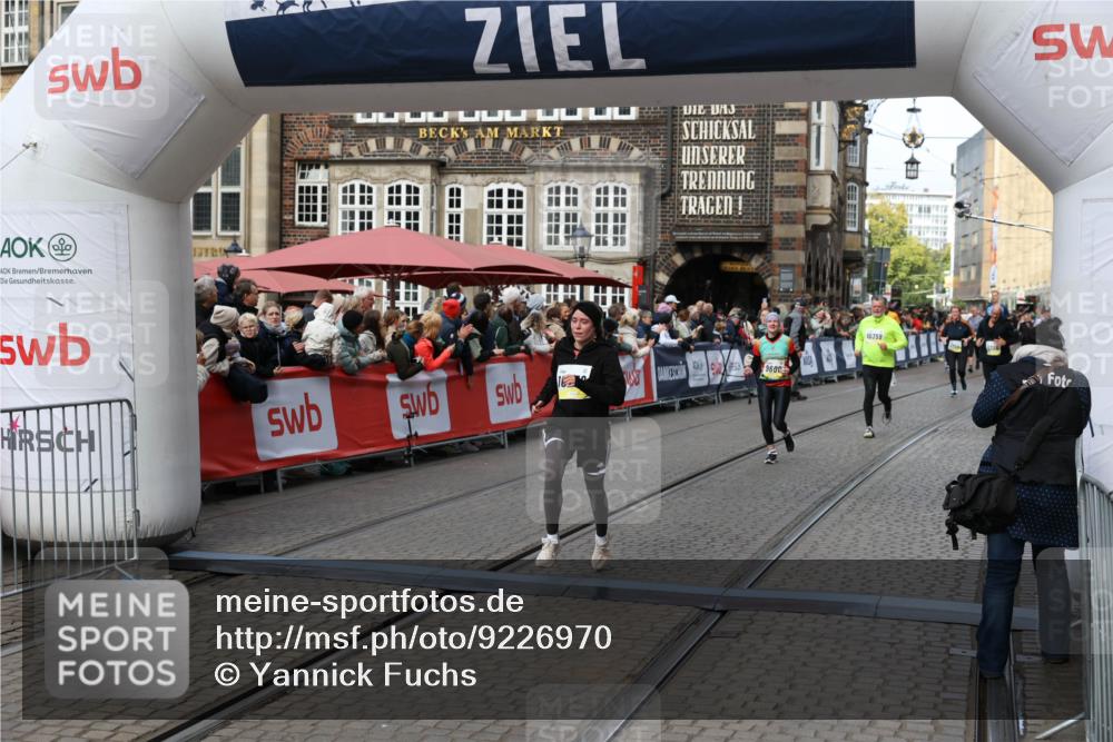 05.10.2025 - 20. swb-Marathon Bremen Yannick Fuchs http://msf.ph/oto/9226970 05.10.2025 11:01:03 Ziel 9600, 10258, 11155 meine-sportfotos.de