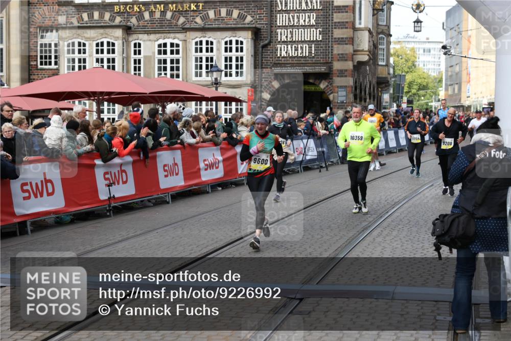 05.10.2025 - 20. swb-Marathon Bremen Yannick Fuchs http://msf.ph/oto/9226992 05.10.2025 11:01:05 Ziel 9208, 9600, 10228, 10258, 10359, 11155 meine-sportfotos.de