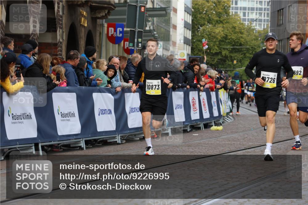 05.10.2025 - 20. swb-Marathon Bremen Strokosch-Dieckow http://msf.ph/oto/9226995 05.10.2025 10:49:41 Ziel 9218, 9452, 10170, 10726, 10781, 10873, 11692 meine-sportfotos.de