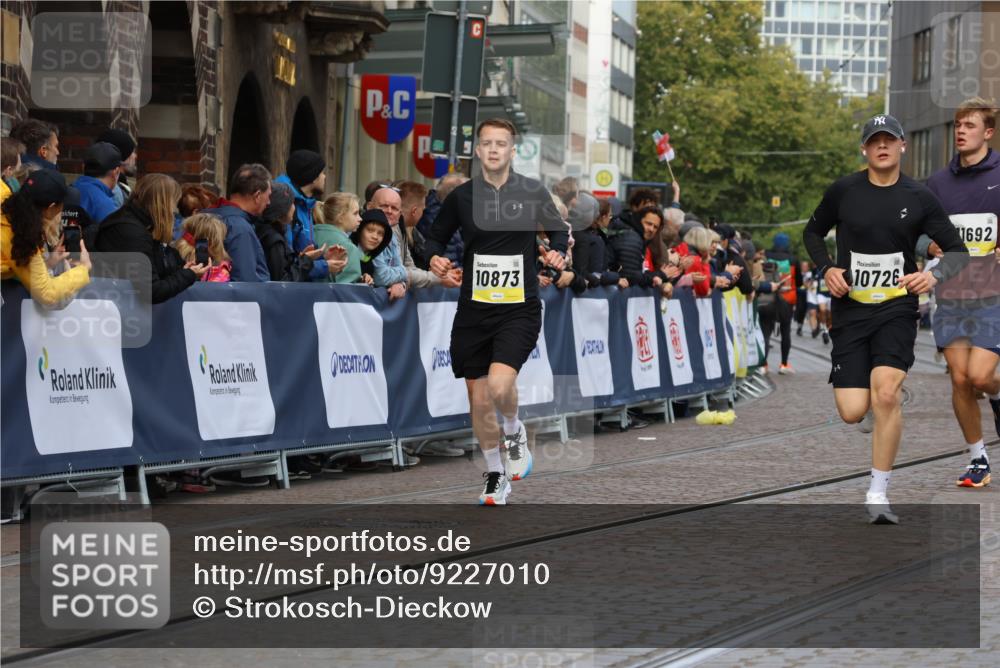 05.10.2025 - 20. swb-Marathon Bremen Strokosch-Dieckow http://msf.ph/oto/9227010 05.10.2025 10:49:41 Ziel 9218, 9452, 10170, 10726, 10781, 10873, 11692 meine-sportfotos.de