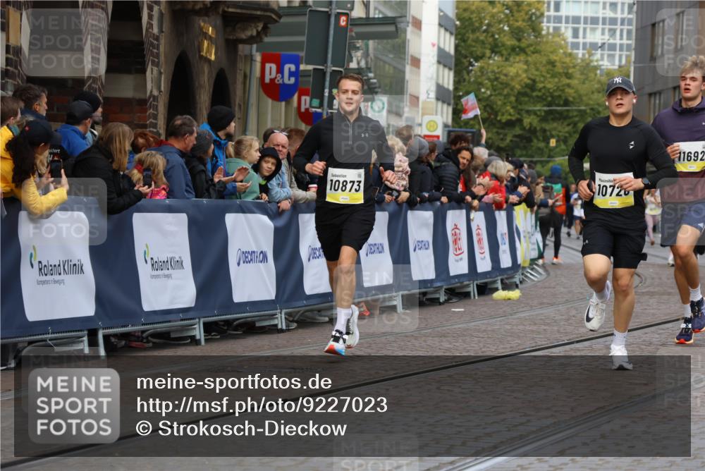 05.10.2025 - 20. swb-Marathon Bremen Strokosch-Dieckow http://msf.ph/oto/9227023 05.10.2025 10:49:41 Ziel 9218, 9452, 10170, 10726, 10781, 10873, 11692 meine-sportfotos.de