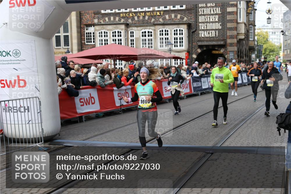 05.10.2025 - 20. swb-Marathon Bremen Yannick Fuchs http://msf.ph/oto/9227030 05.10.2025 11:01:06 Ziel 9208, 9600, 9954, 10228, 10258, 10359 meine-sportfotos.de