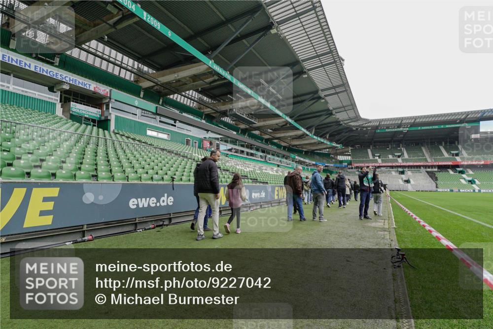 05.10.2025 - 20. swb-Marathon Bremen Michael Burmester http://msf.ph/oto/9227042 05.10.2025 11:29:28 Laufen im Stadion  meine-sportfotos.de