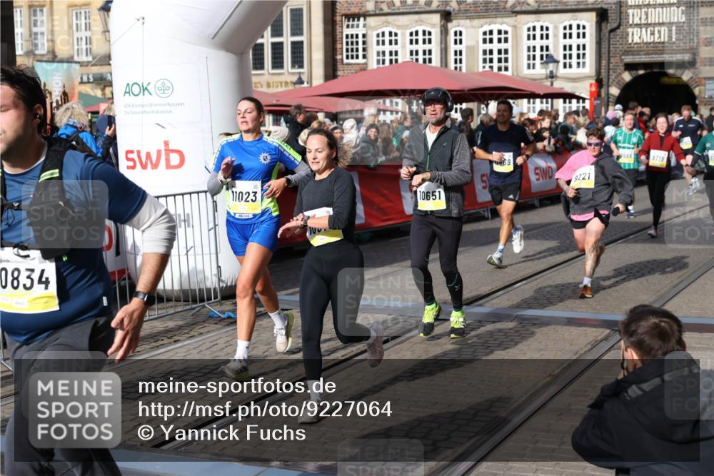 05.10.2025 - 20. swb-Marathon Bremen Yannick Fuchs http://msf.ph/oto/9227064 05.10.2025 10:58:01 Ziel 9221, 9568, 9719, 10219, 10651, 10703, 10834, 10890, 10975, 11023, 11116, 11301, 11457, 11469, 11564, 11575, 11744 meine-sportfotos.de