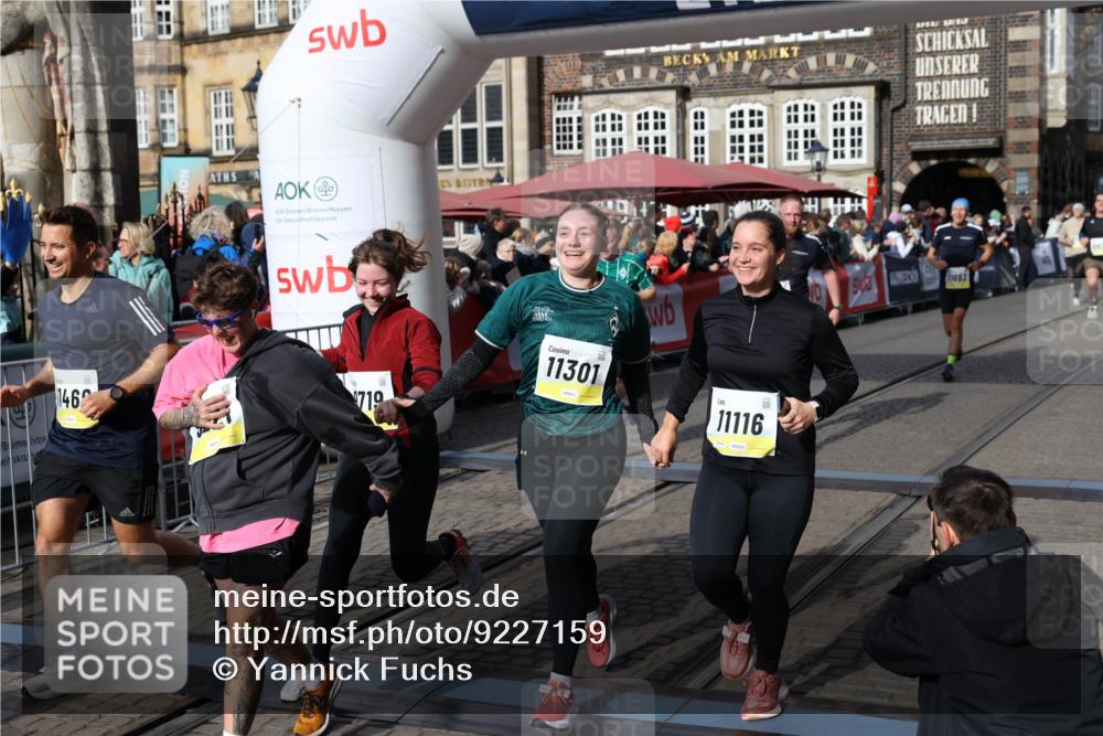 05.10.2025 - 20. swb-Marathon Bremen Yannick Fuchs http://msf.ph/oto/9227159 05.10.2025 10:58:03 Ziel 9221, 9568, 9719, 10219, 10577, 10651, 10703, 10834, 10890, 10975, 11023, 11116, 11301, 11469, 11564, 11575, 11663 meine-sportfotos.de