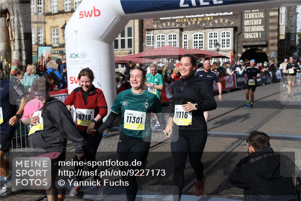 05.10.2025 - 20. swb-Marathon Bremen Yannick Fuchs http://msf.ph/oto/9227173 05.10.2025 10:58:04 Ziel 9221, 9568, 9719, 10219, 10577, 10651, 10703, 10834, 10975, 11023, 11116, 11301, 11469, 11564, 11663 meine-sportfotos.de