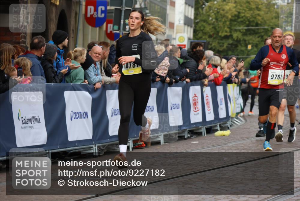 05.10.2025 - 20. swb-Marathon Bremen Strokosch-Dieckow http://msf.ph/oto/9227182 05.10.2025 10:49:47 Ziel 9218, 9369, 9452, 9696, 9761, 9889, 10159, 10346, 10781, 11091, 11749 meine-sportfotos.de