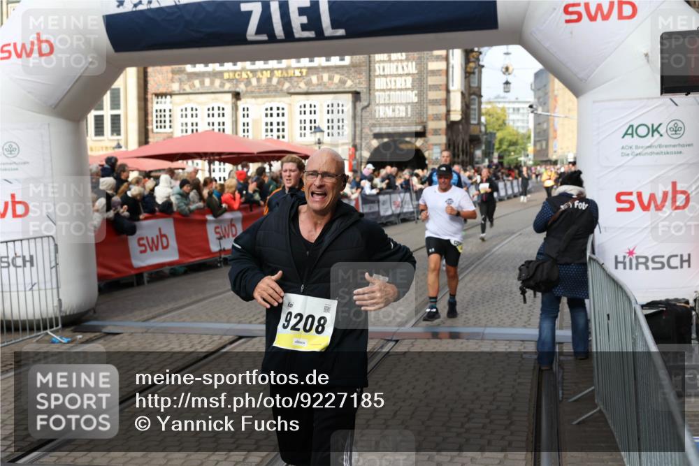 05.10.2025 - 20. swb-Marathon Bremen Yannick Fuchs http://msf.ph/oto/9227185 05.10.2025 11:01:10 Ziel 9208, 9305, 9600, 9954, 10228, 10258, 10359, 10477, 10630, 11053, 11719 meine-sportfotos.de