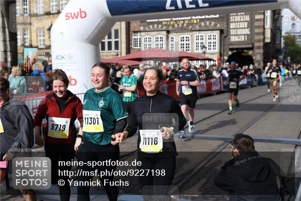 05.10.2025 - 20. swb-Marathon Bremen Yannick Fuchs http://msf.ph/oto/9227198 05.10.2025 10:58:04 Ziel 9221, 9568, 9719, 10219, 10577, 10651, 10703, 10834, 10975, 11023, 11116, 11301, 11469, 11564, 11663 meine-sportfotos.de