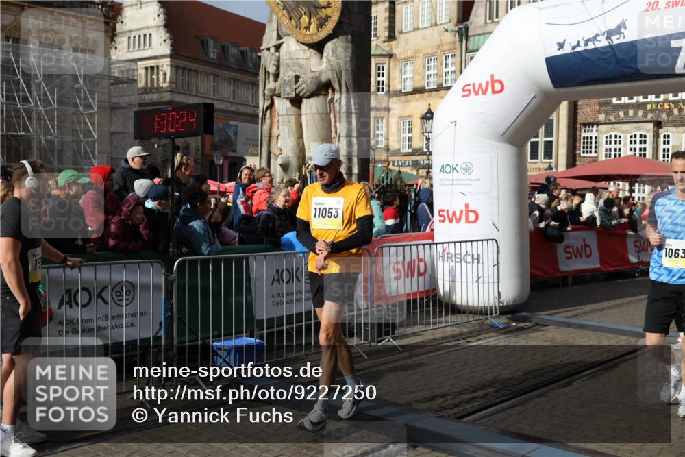 05.10.2025 - 20. swb-Marathon Bremen Yannick Fuchs http://msf.ph/oto/9227250 05.10.2025 11:01:13 Ziel 9208, 9305, 9443, 9880, 9954, 10228, 10359, 10477, 10630, 11053, 11524, 11719 meine-sportfotos.de