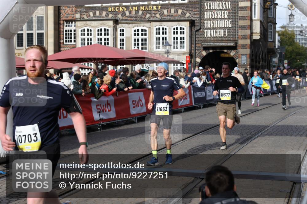 05.10.2025 - 20. swb-Marathon Bremen Yannick Fuchs http://msf.ph/oto/9227251 05.10.2025 10:58:05 Ziel 9221, 9568, 9719, 10577, 10651, 10703, 10793, 10834, 10975, 11023, 11116, 11301, 11469, 11663 meine-sportfotos.de