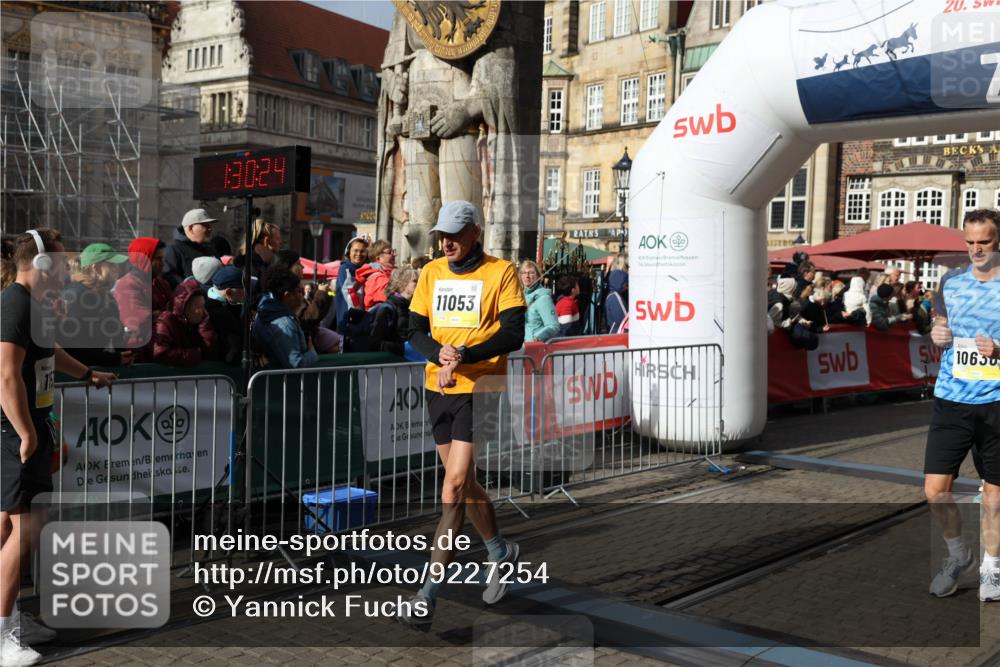 05.10.2025 - 20. swb-Marathon Bremen Yannick Fuchs http://msf.ph/oto/9227254 05.10.2025 11:01:13 Ziel 9208, 9305, 9443, 9880, 9954, 10228, 10359, 10477, 10630, 11053, 11524, 11719 meine-sportfotos.de