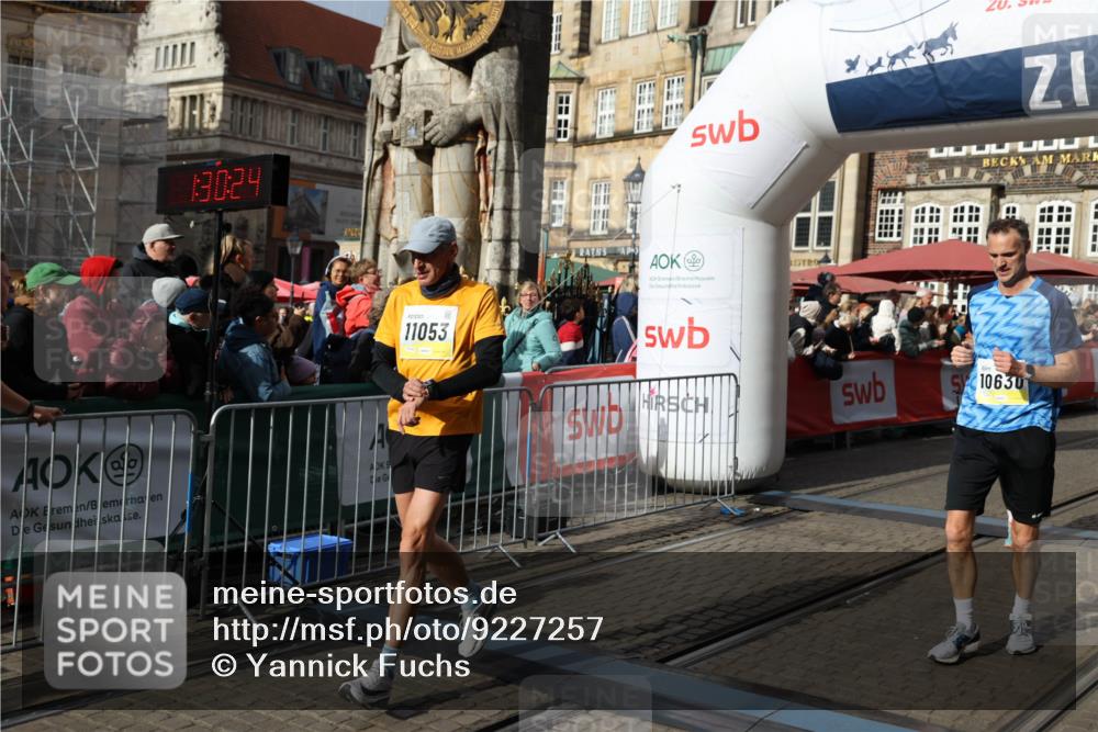 05.10.2025 - 20. swb-Marathon Bremen Yannick Fuchs http://msf.ph/oto/9227257 05.10.2025 11:01:13 Ziel 9208, 9305, 9443, 9880, 9954, 10228, 10359, 10477, 10630, 11053, 11524, 11719 meine-sportfotos.de