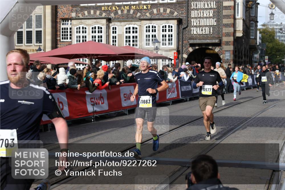 05.10.2025 - 20. swb-Marathon Bremen Yannick Fuchs http://msf.ph/oto/9227262 05.10.2025 10:58:05 Ziel 9221, 9568, 9719, 10577, 10651, 10703, 10793, 10834, 10975, 11023, 11116, 11301, 11469, 11663 meine-sportfotos.de