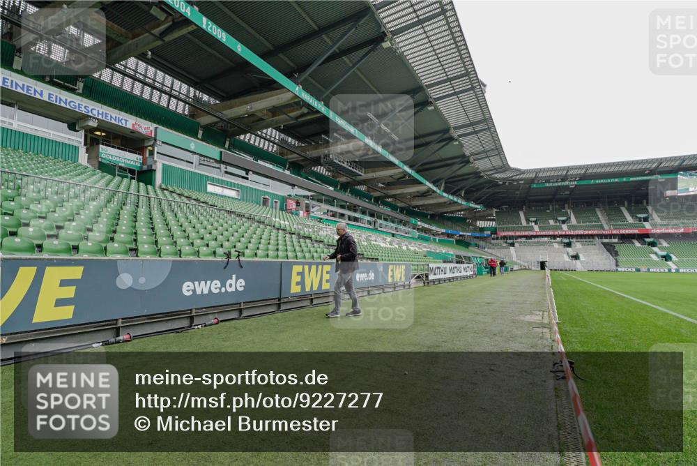 05.10.2025 - 20. swb-Marathon Bremen Michael Burmester http://msf.ph/oto/9227277 05.10.2025 11:52:08 Laufen im Stadion 1040 meine-sportfotos.de
