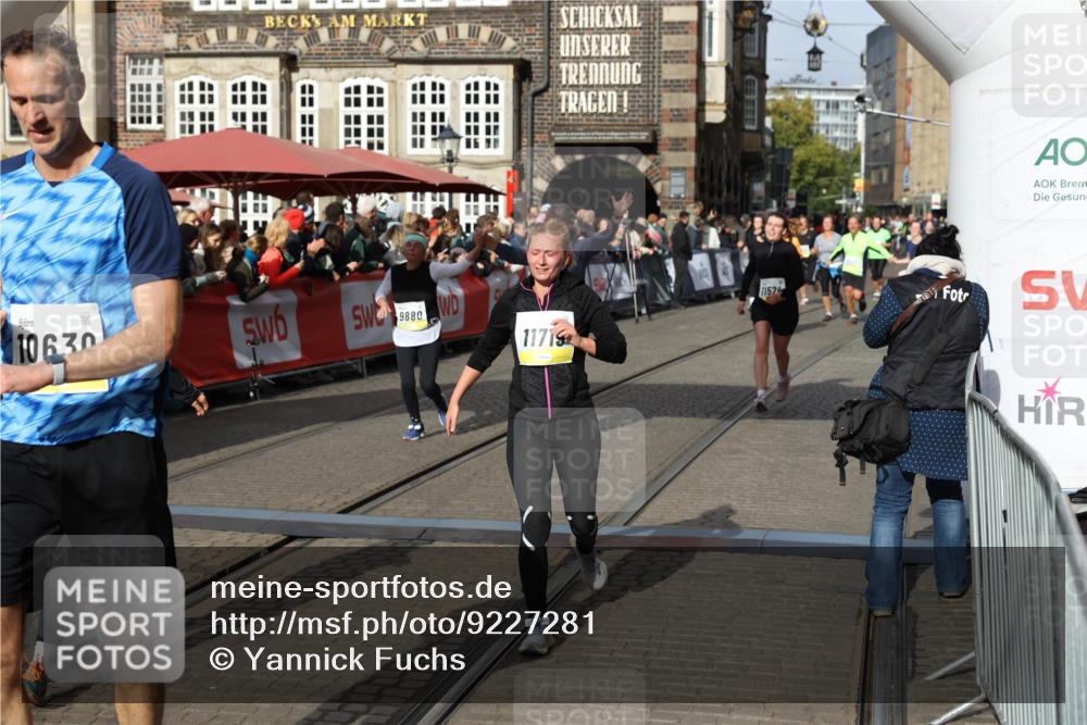 05.10.2025 - 20. swb-Marathon Bremen Yannick Fuchs http://msf.ph/oto/9227281 05.10.2025 11:01:14 Ziel 9208, 9305, 9443, 9880, 9954, 10228, 10359, 10477, 10630, 11053, 11524, 11719 meine-sportfotos.de