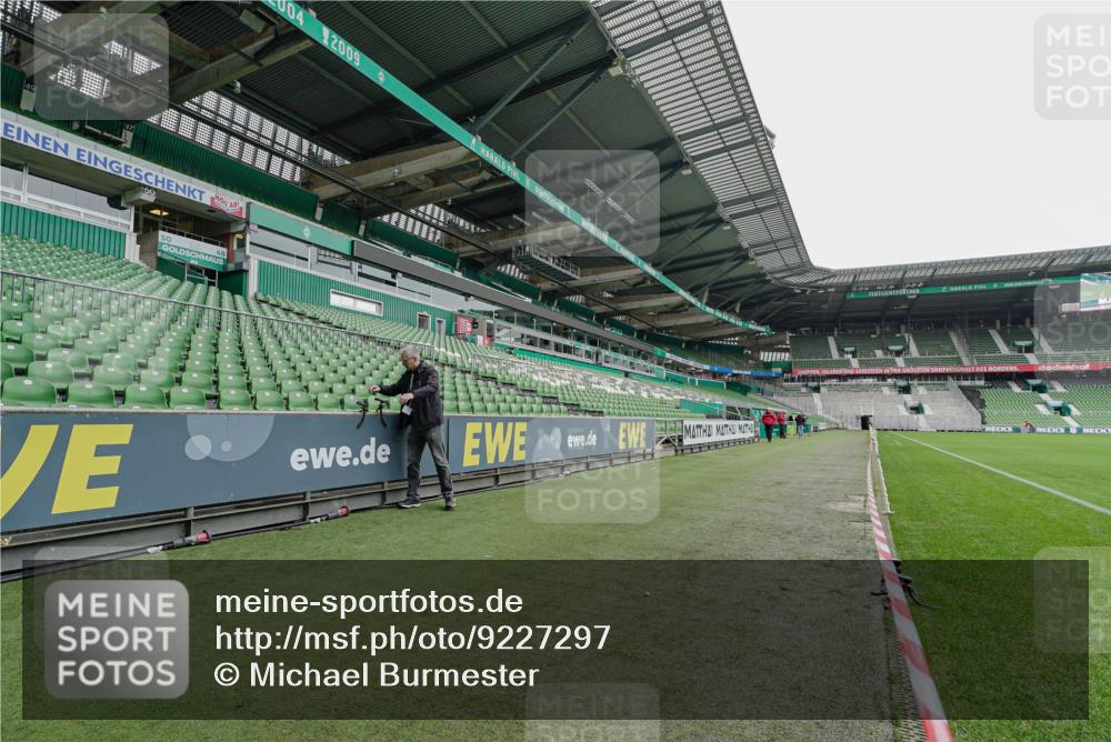 05.10.2025 - 20. swb-Marathon Bremen Michael Burmester http://msf.ph/oto/9227297 05.10.2025 11:52:27 Laufen im Stadion 1040 meine-sportfotos.de