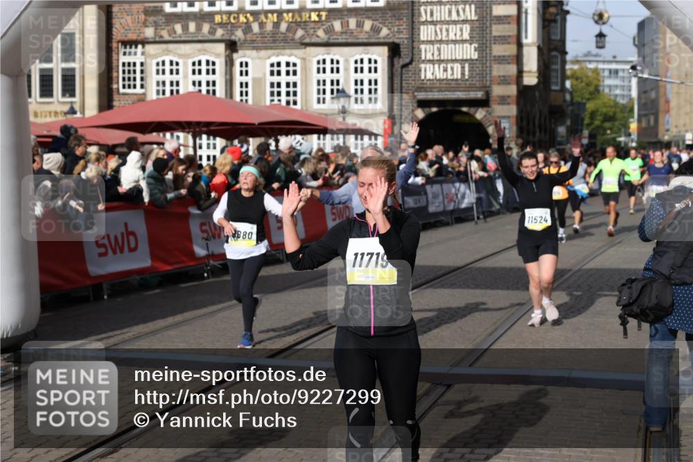 05.10.2025 - 20. swb-Marathon Bremen Yannick Fuchs http://msf.ph/oto/9227299 05.10.2025 11:01:15 Ziel 9305, 9443, 9880, 9954, 10477, 10630, 11053, 11524, 11719 meine-sportfotos.de