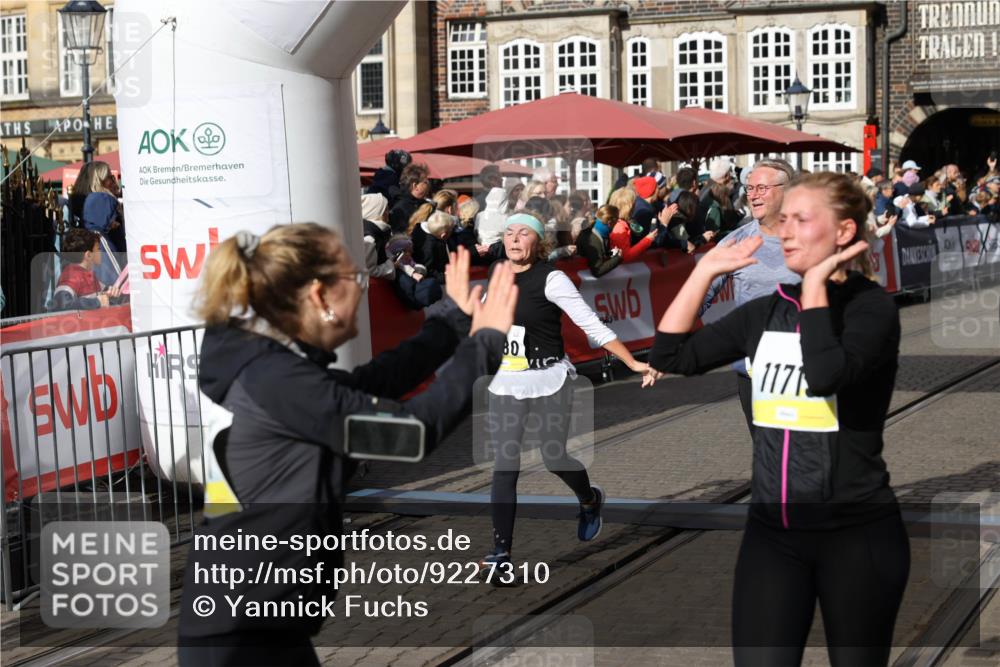 05.10.2025 - 20. swb-Marathon Bremen Yannick Fuchs http://msf.ph/oto/9227310 05.10.2025 11:01:16 Ziel 9182, 9305, 9443, 9880, 9954, 10477, 10630, 10914, 11053, 11337, 11338, 11524, 11719 meine-sportfotos.de